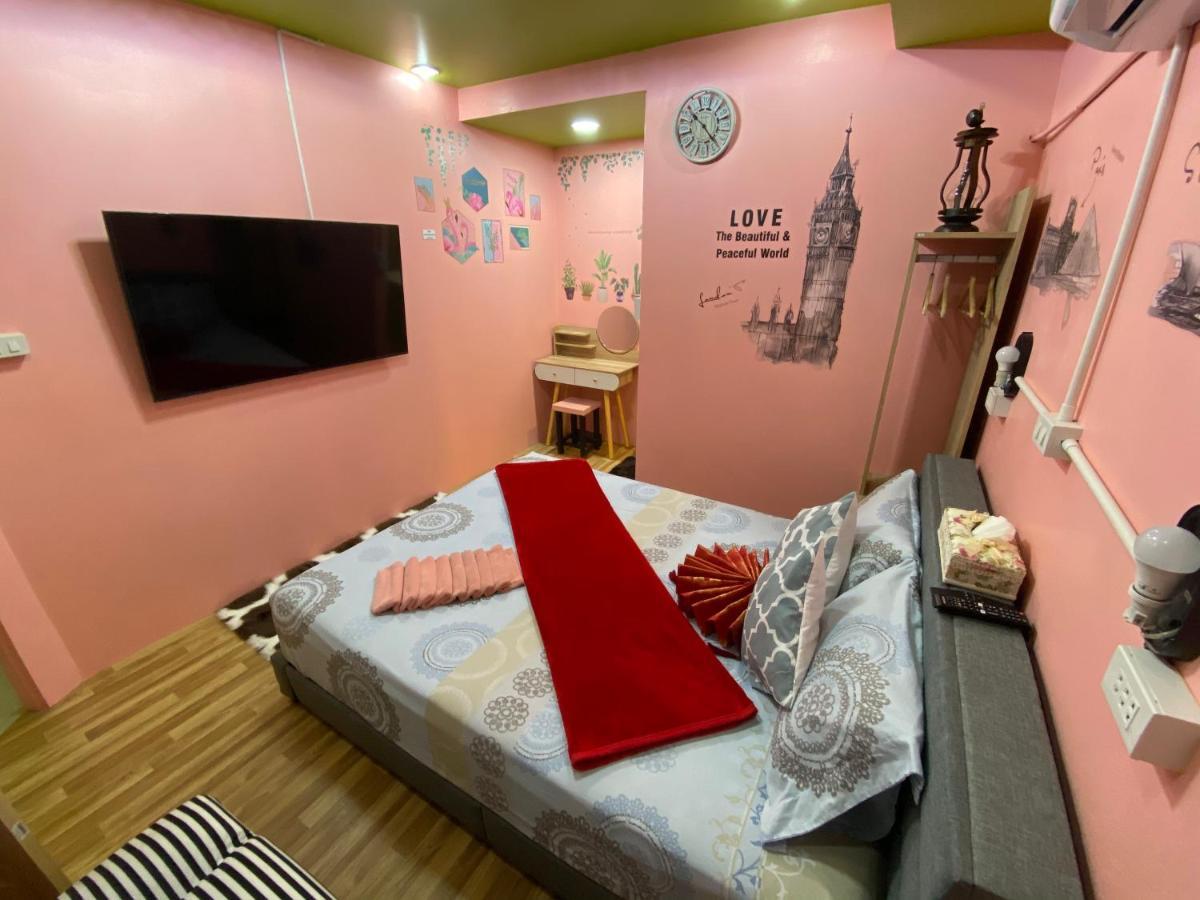 Interpartie Hotel (Adults Only) Bangkok Bagian luar foto