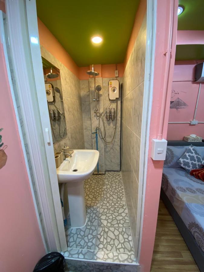 Interpartie Hotel (Adults Only) Bangkok Bagian luar foto