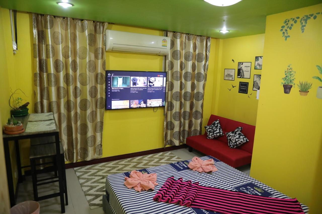 Interpartie Hotel (Adults Only) Bangkok Bagian luar foto