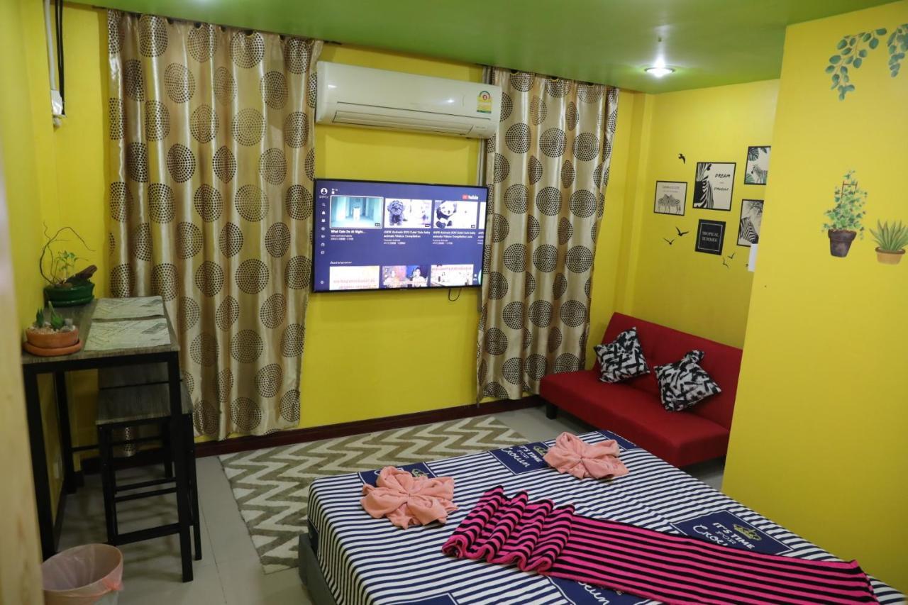 Interpartie Hotel (Adults Only) Bangkok Bagian luar foto