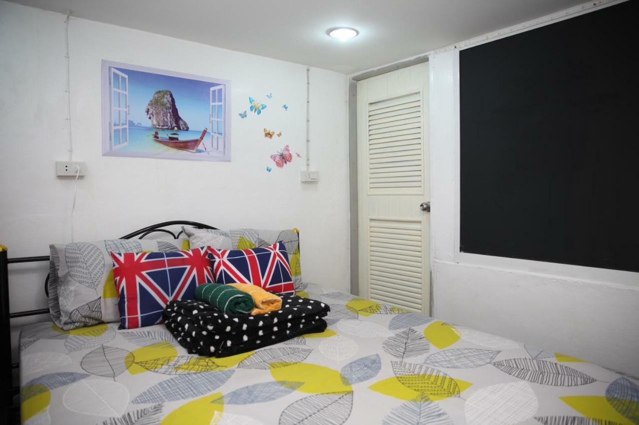 Interpartie Hotel (Adults Only) Bangkok Bagian luar foto
