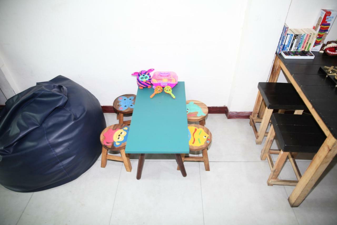 Interpartie Hotel (Adults Only) Bangkok Bagian luar foto
